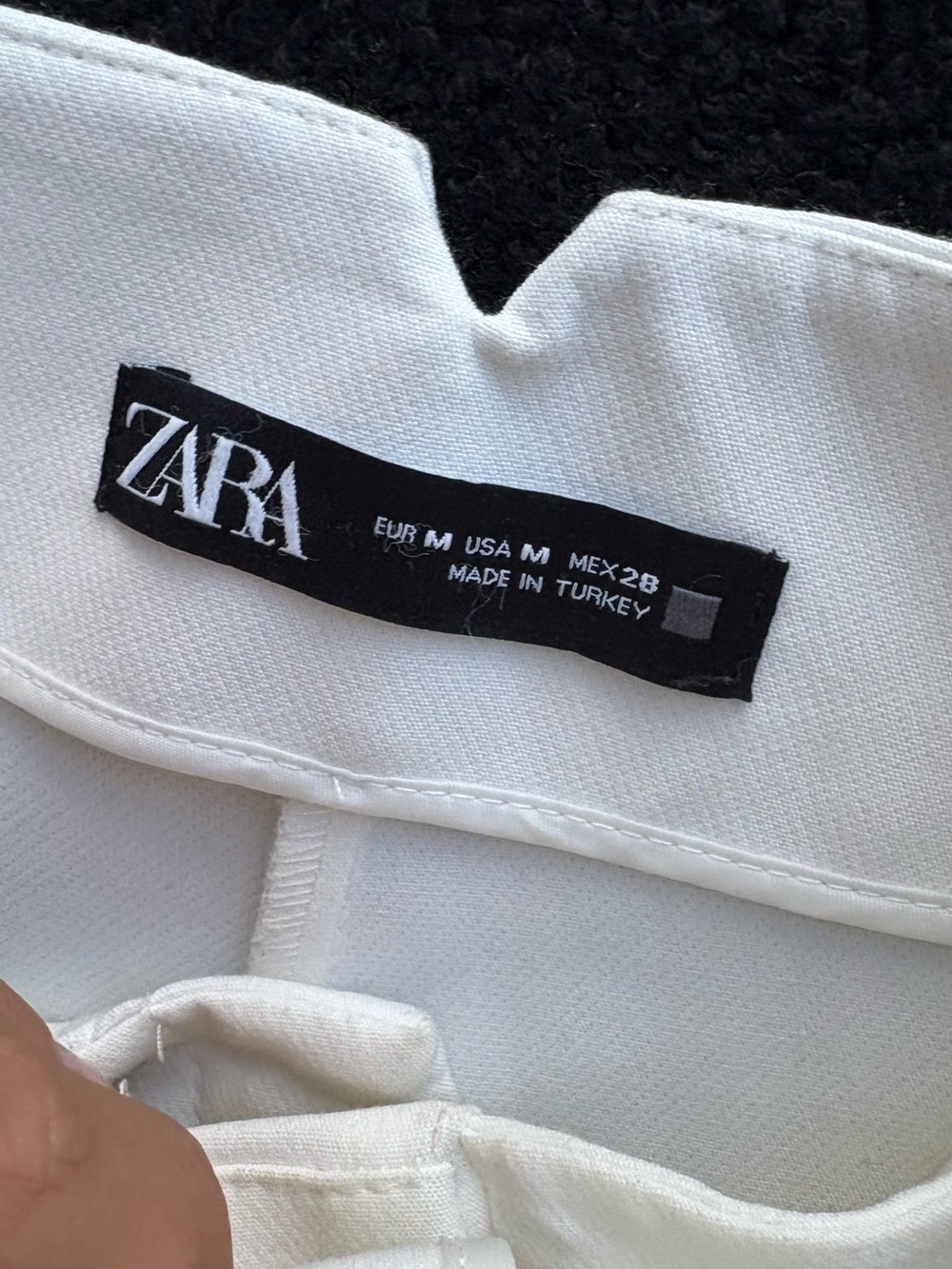 Zara White Cropped Pleated Trousers - Picture 3 of 3
